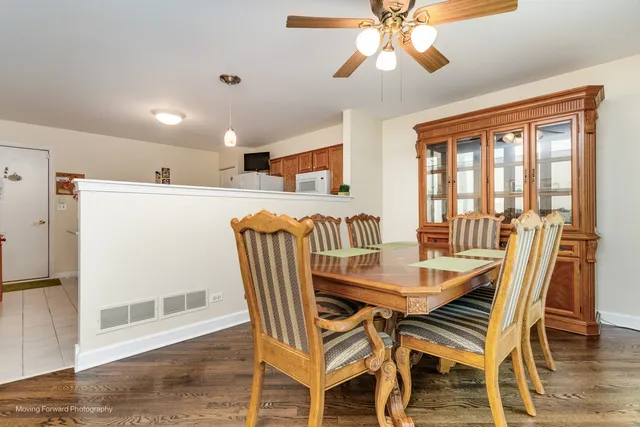 $394,900 | 2714 Whitlock Drive, Darien, IL 60561