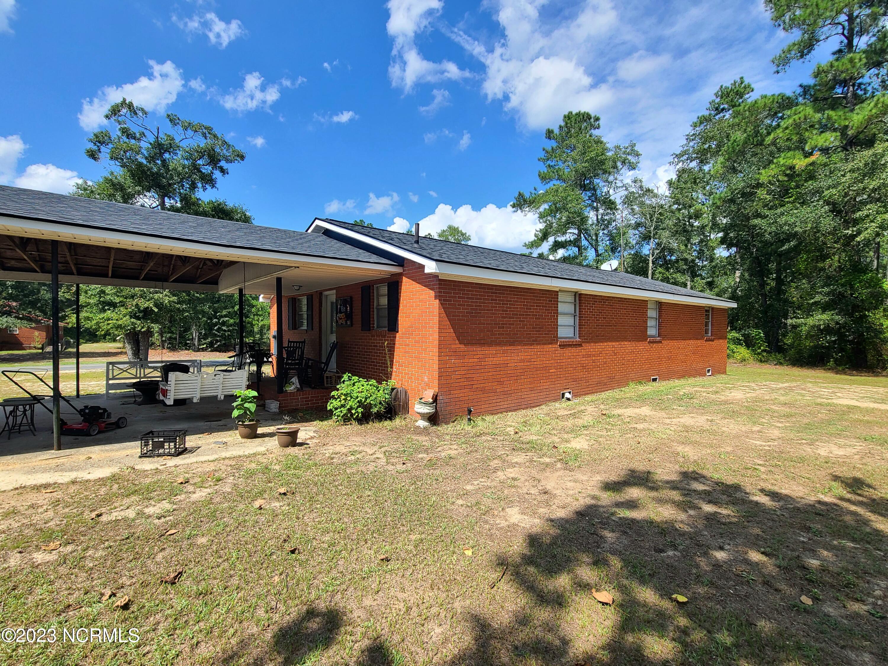 320 Barnes Loop Road Elizabethtown, NC 28337 - Photo 5 of 16 20230911_141155