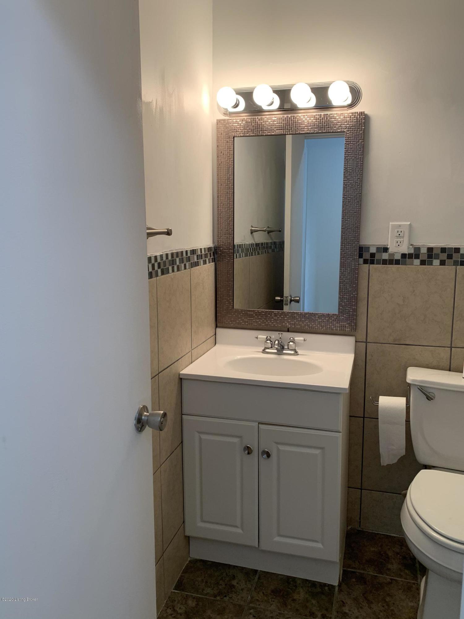 3422 Sumac Road Louisville, KY 40216 - Photo 10 of 44 84576077-DF2B-404A-B2BC-7FABCF1F8105