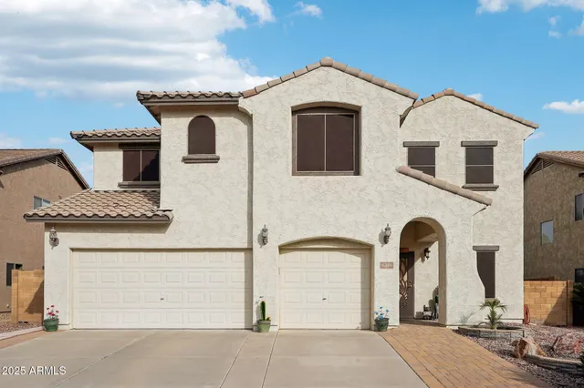 a house view with a outdoor space