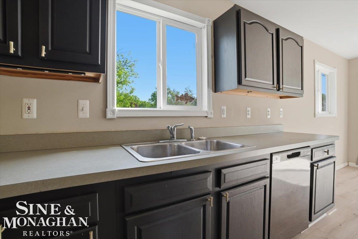 2122 Michigan Street Algonac, MI 48001 - Photo 13 of 40
