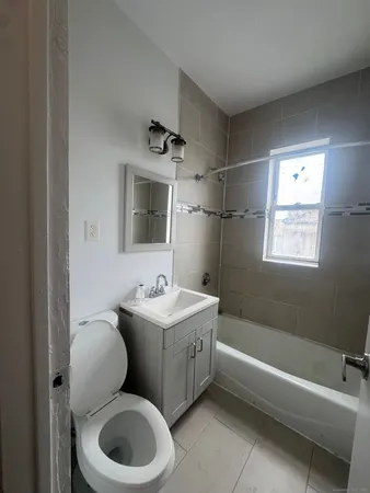 $1,975 | 335 Wells Street, Unit W24, Bridgeport, CT 06606