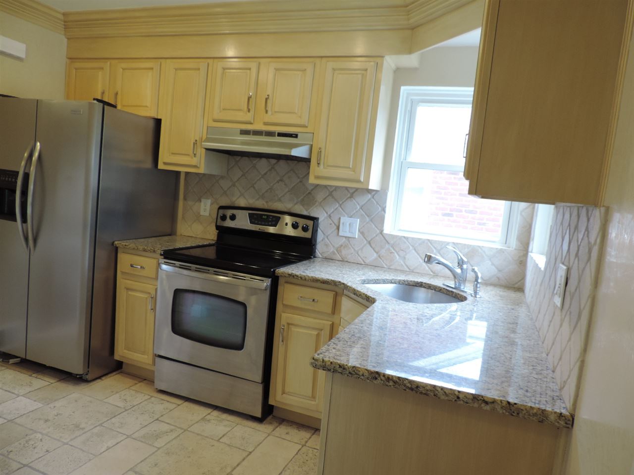 406 Normandy Road Royal Oak, MI 48073 - Photo 7 of 41 31359231-6.JPG