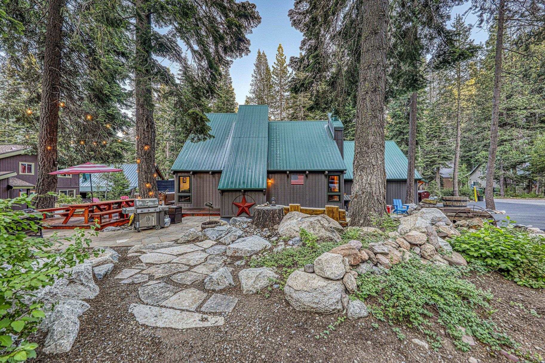 10380 Washoe Road Truckee, CA 96161 - Photo 2 of 28