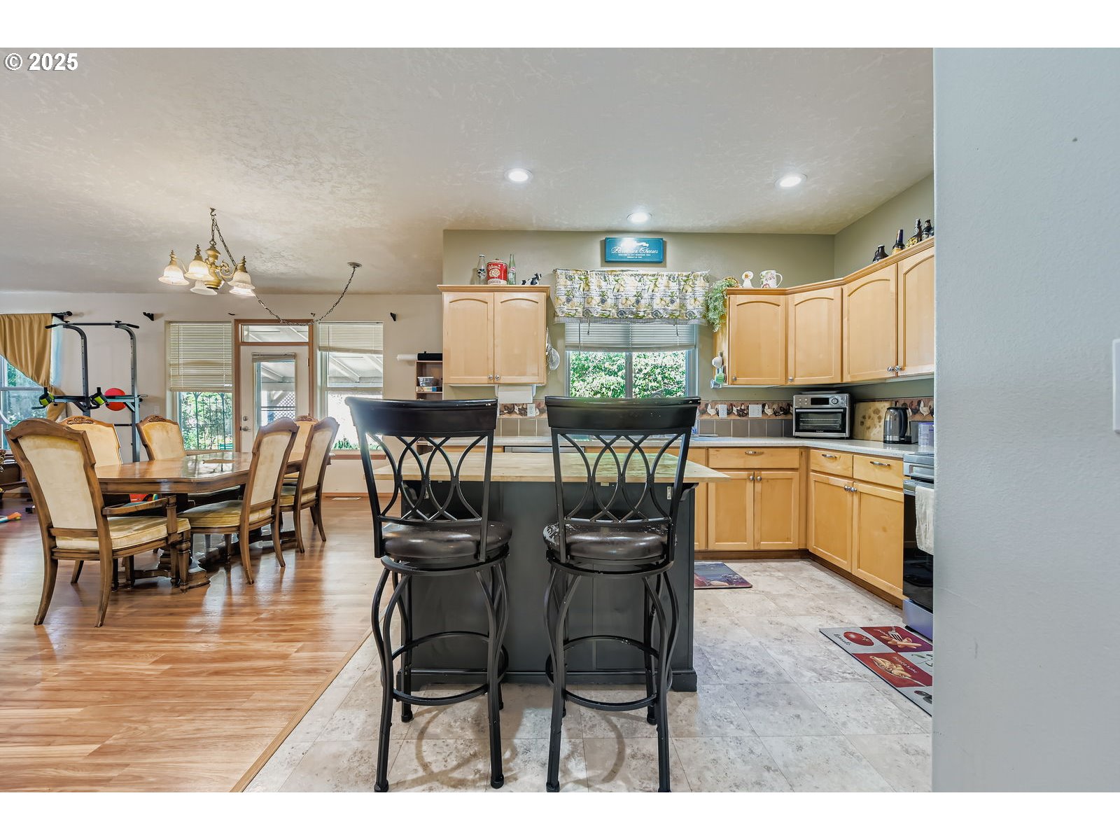 18271 Davis Street Sandy, OR 97055 - Photo 7 of 32