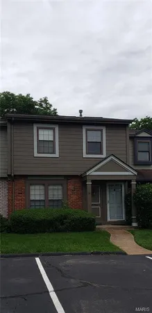 $1,900 | 13354 Hiddencrest Lane, Ballwin, MO 63021