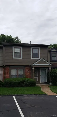 $1,900 | 13354 Hiddencrest Lane, Ballwin, MO 63021