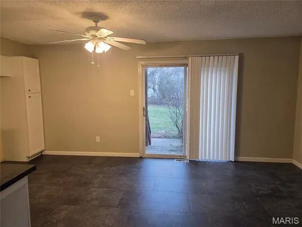 $1,900 | 13354 Hiddencrest Lane, Ballwin, MO 63021