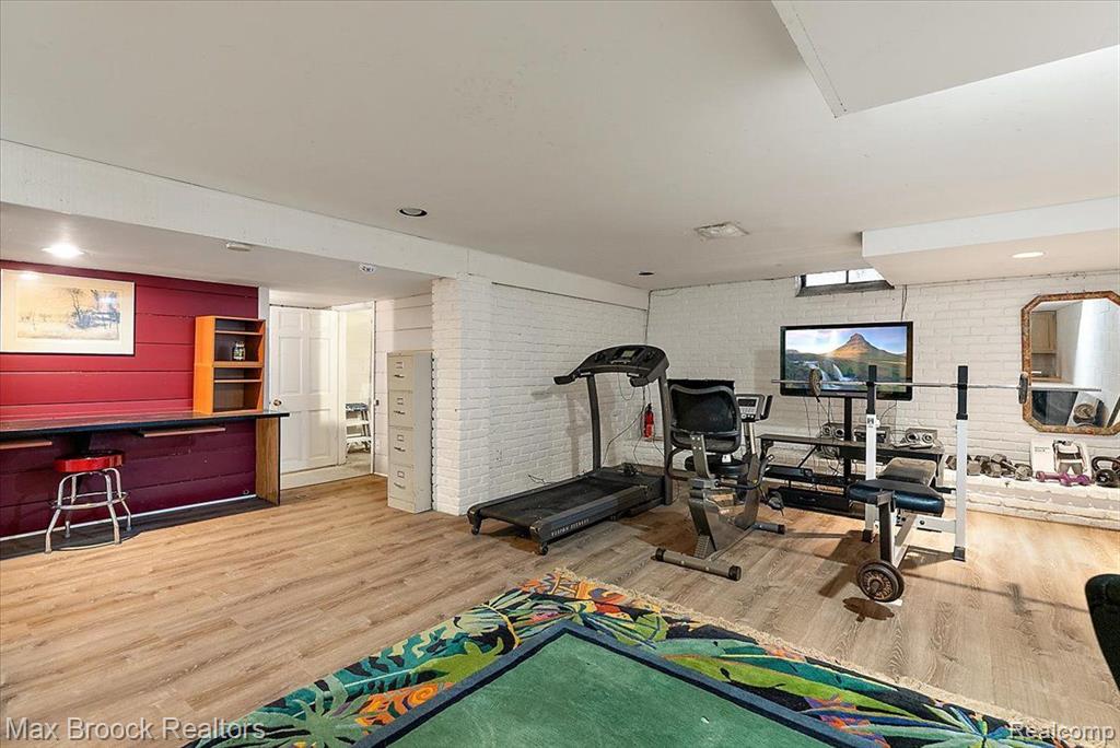 2085 Quarton Road Bloomfield Hills, MI 48301 - Photo 34 of 55