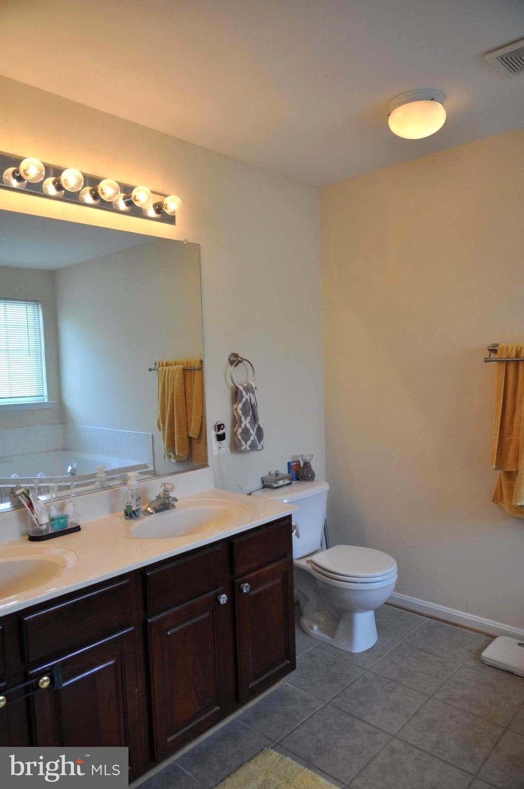 662 McLeary Square Southeast Leesburg, VA 20175 - Photo 15 of 30 Bath (Master)