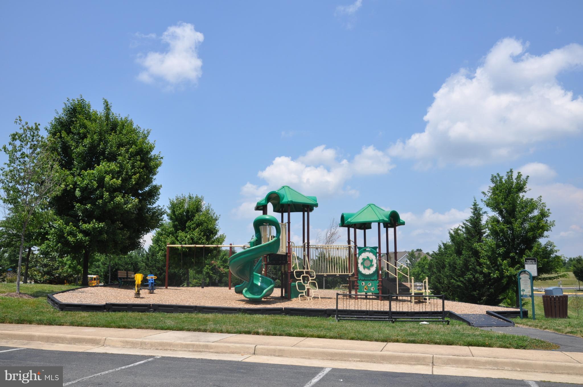 662 McLeary Square Southeast Leesburg, VA 20175 - Photo 27 of 30 Tot lot near