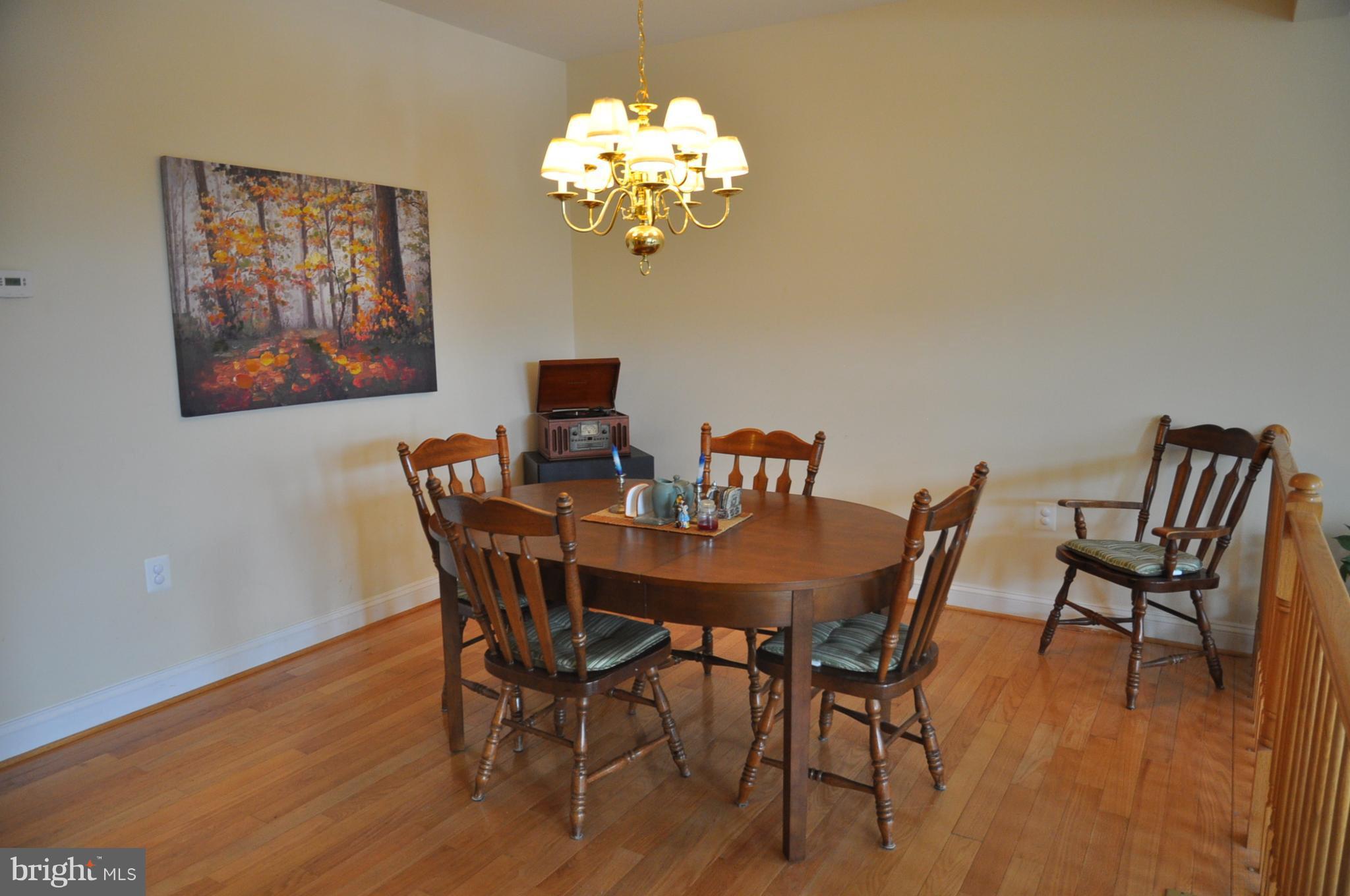662 McLeary Square Southeast Leesburg, VA 20175 - Photo 6 of 30 Dining Room