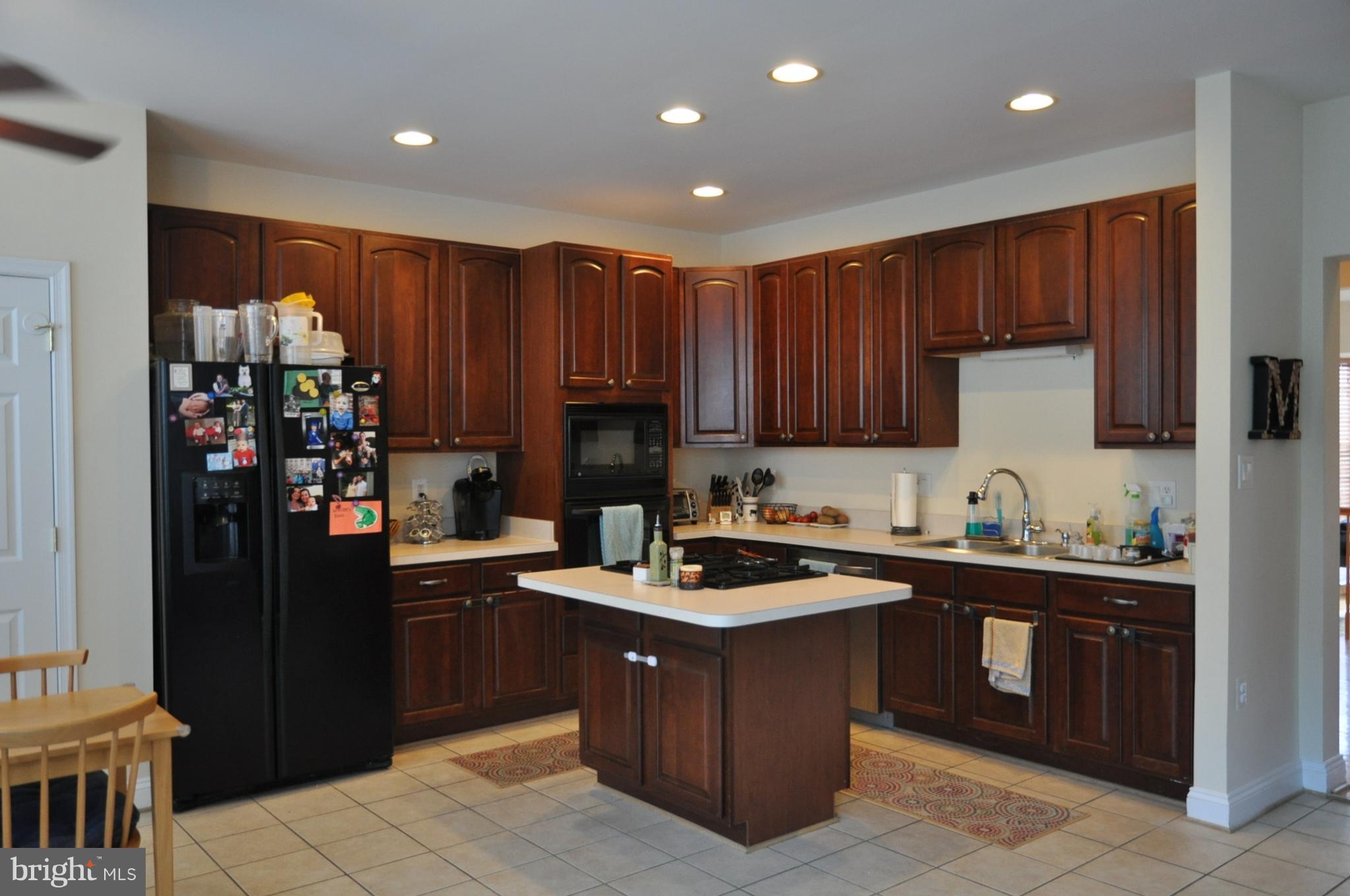 662 McLeary Square Southeast Leesburg, VA 20175 - Photo 7 of 30 Kitchen