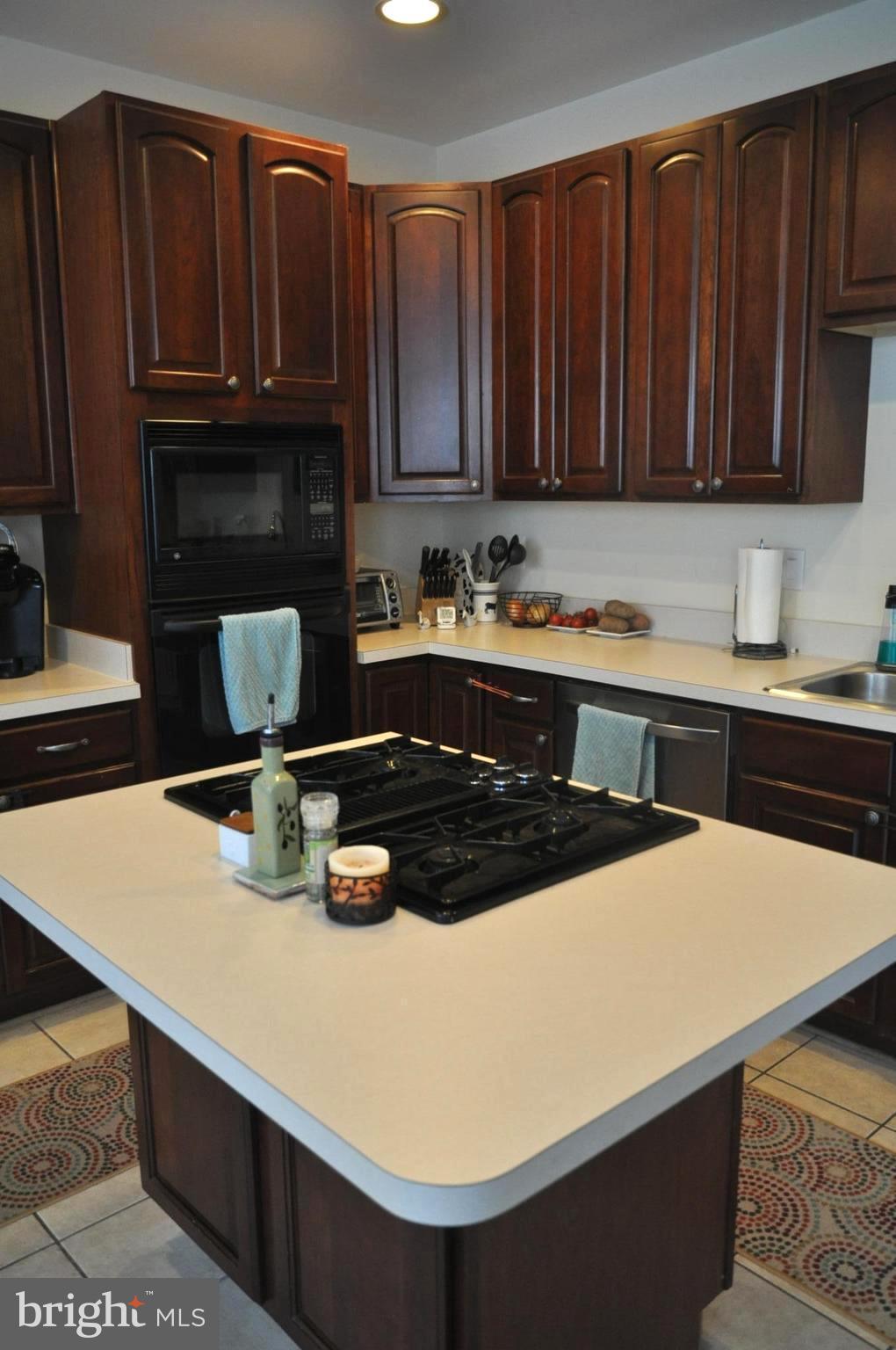662 McLeary Square Southeast Leesburg, VA 20175 - Photo 9 of 30 Kitchen