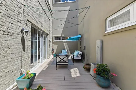 $775,000 | 840 Tchoupitoulas Street, Unit 215, New Orleans, LA 70130