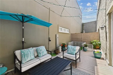 $775,000 | 840 Tchoupitoulas Street, Unit 215, New Orleans, LA 70130