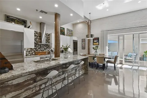 $775,000 | 840 Tchoupitoulas Street, Unit 215, New Orleans, LA 70130