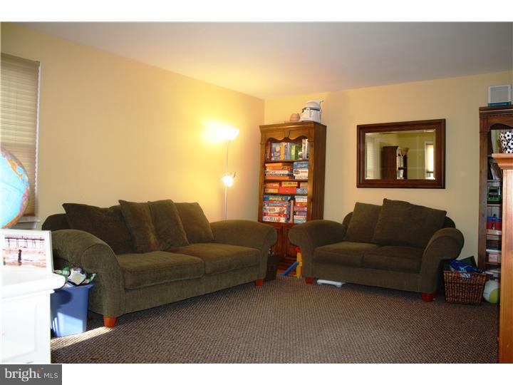 437 Rocksville Road Holland, PA 18966 - Photo 8 of 25 Living Room
