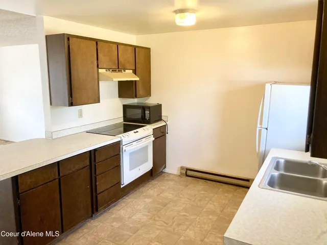 $800,000 | 1809 East 3rd Avenue, Post Falls, ID 83854