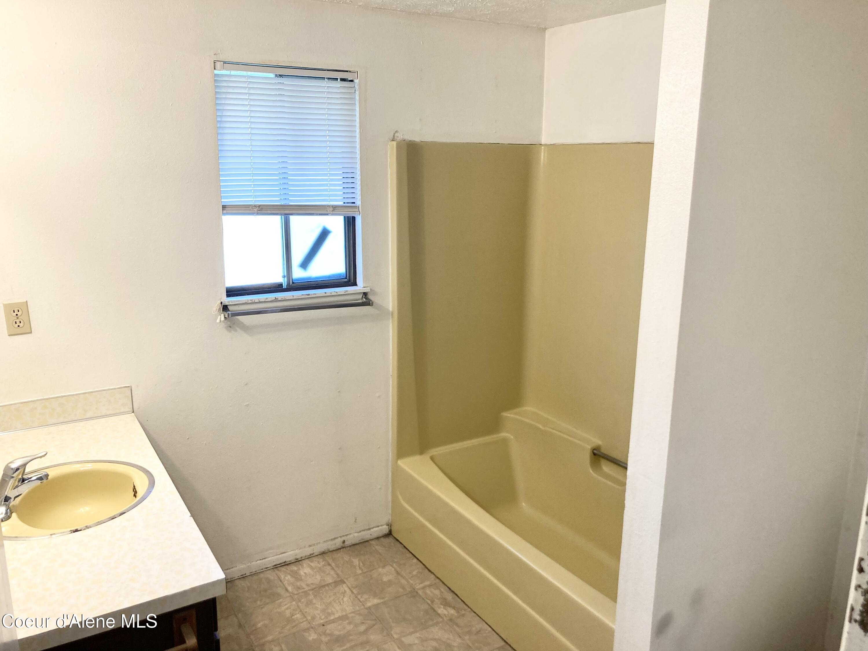 1809 East 3rd Avenue Post Falls, ID 83854 - Photo 9 of 12 2021-08-31 20.02.12