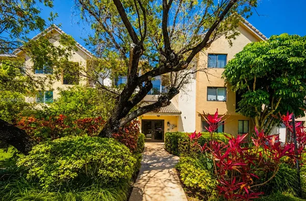 $1,790 | 10001 West Atlantic Boulevard, Unit 216, Coral Springs, FL 33071