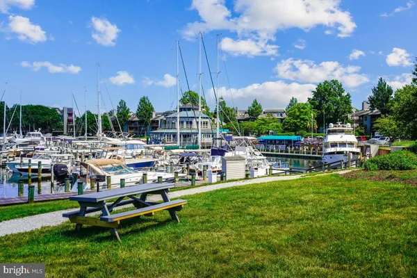 $595,000 | 2110 Chesapeake Harbour Drive East, Unit 101, Annapolis, MD 21403