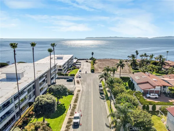 $765,000 | 32700 Coastsite Drive, Unit 102, Rancho Palos Verdes, CA 90275