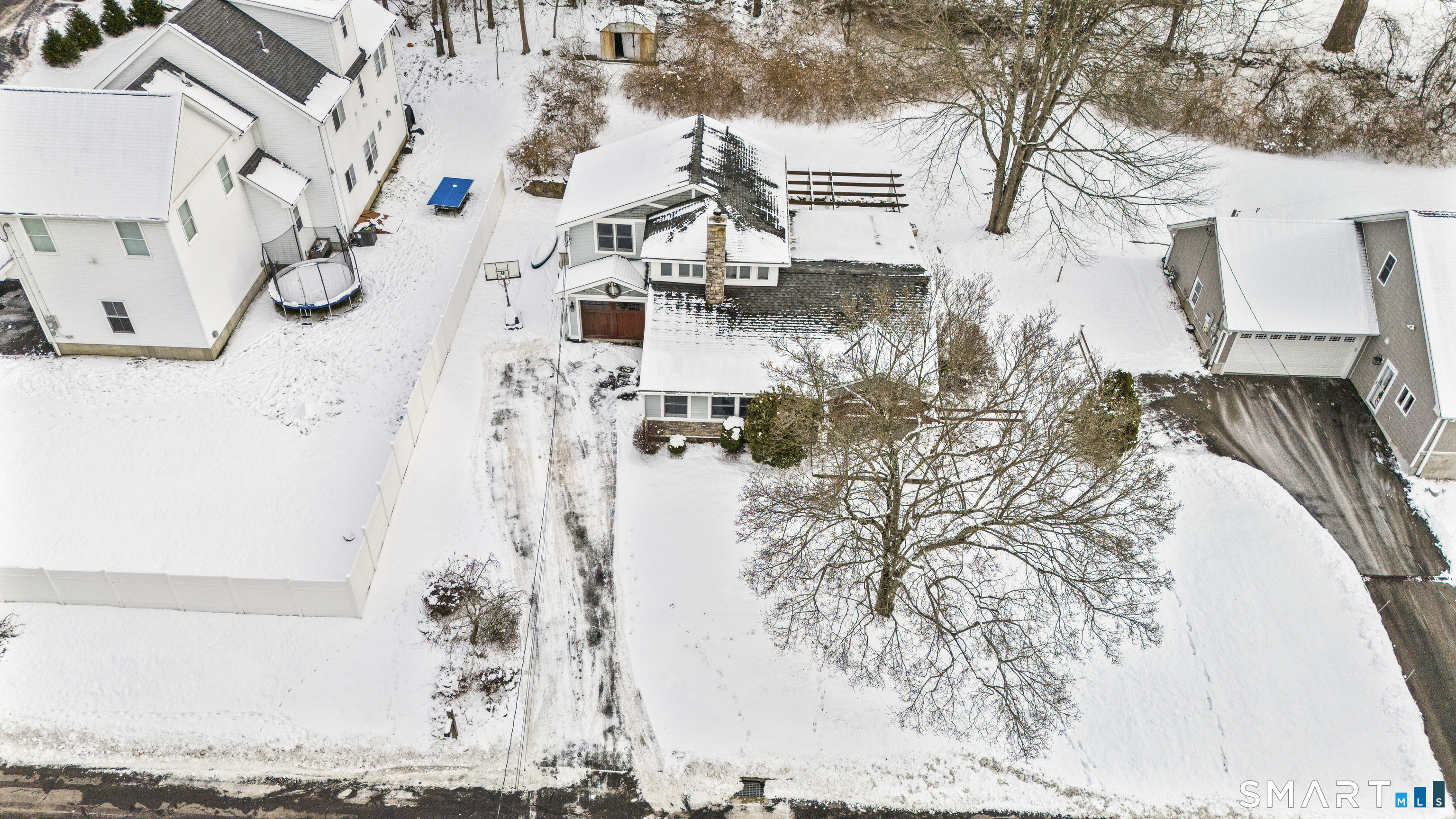 80 Adley Road Fairfield, CT 06825 - Photo 5 of 38