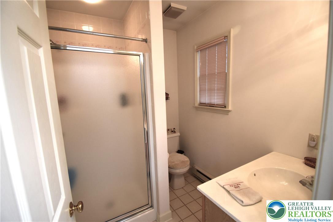 2215 Apple Road Fogelsville, PA 18051 - Photo 23 of 64