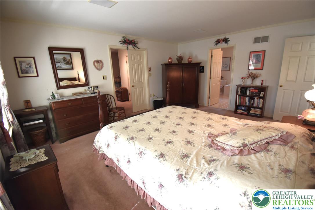 2215 Apple Road Fogelsville, PA 18051 - Photo 28 of 64