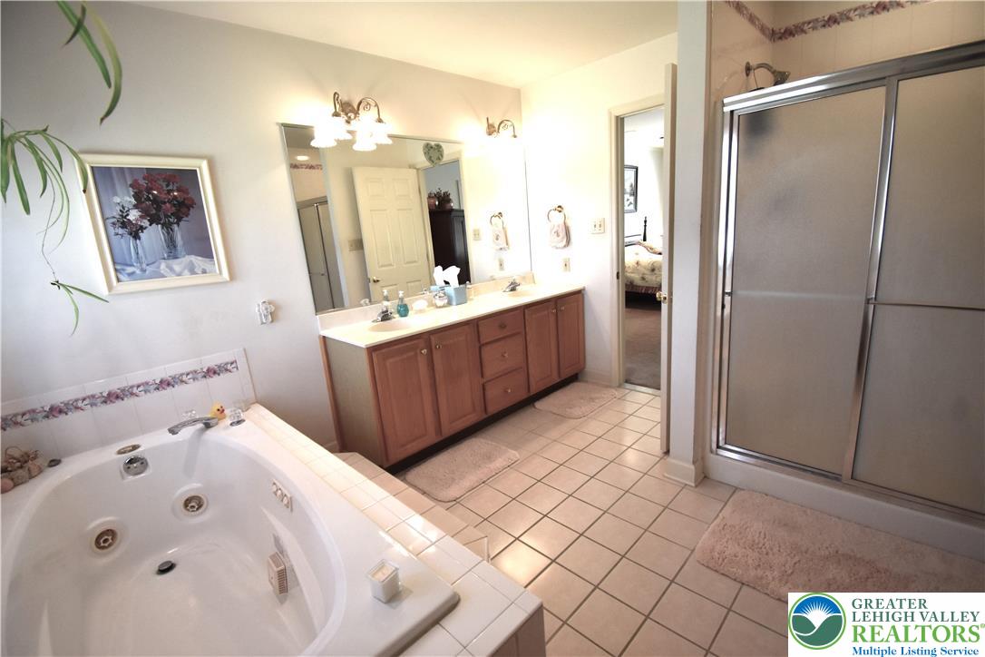 2215 Apple Road Fogelsville, PA 18051 - Photo 31 of 64