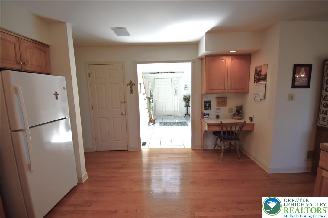 2215 Apple Road Fogelsville, PA 18051 - Photo 9 of 64