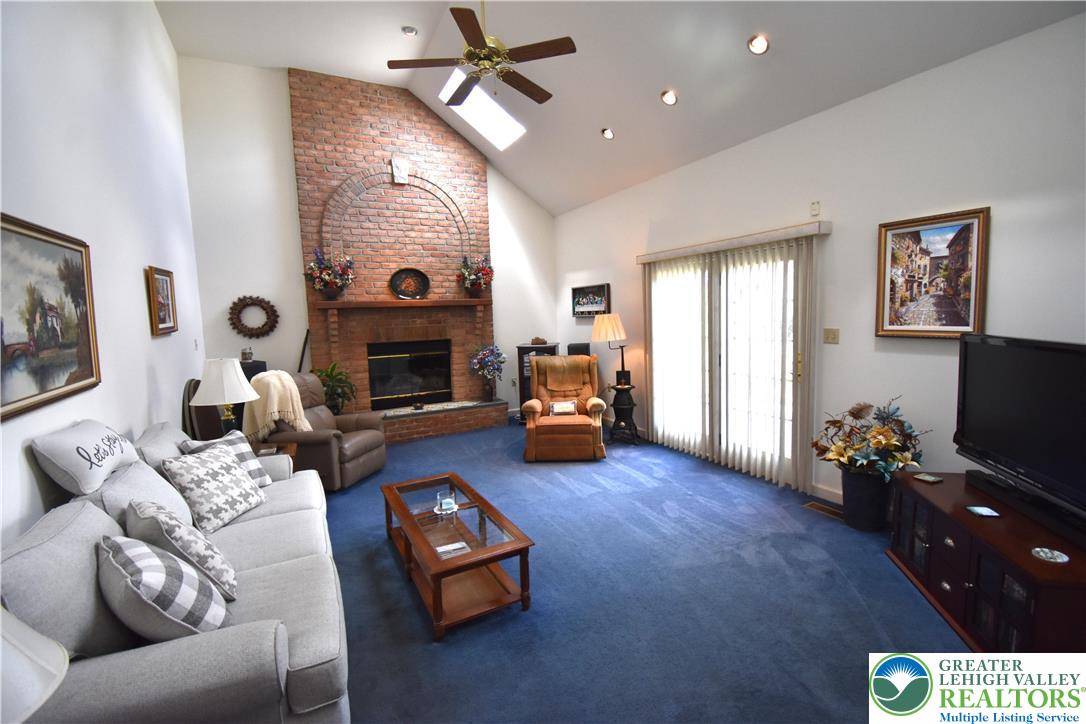 2215 Apple Road Fogelsville, PA 18051 - Photo 10 of 64