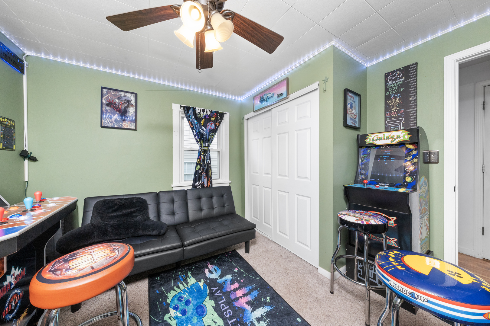 1446 Erie Street Ottawa, IL 61350 - Photo 18 of 41 a living room with furniture and a rug