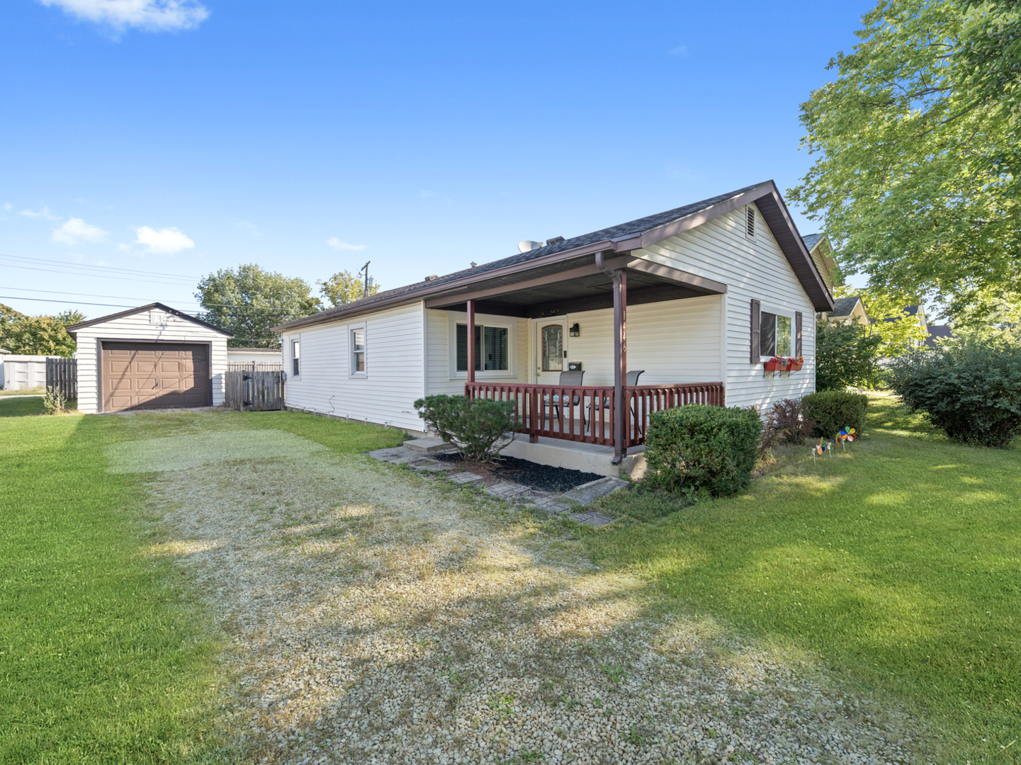 1446 Erie Street Ottawa, IL 61350 - Photo 39 of 41 a view of a house with a yard and fence