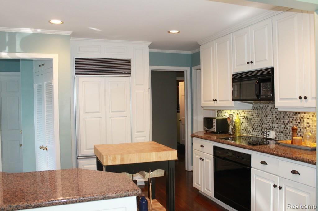 1019 Whittier Road Grosse Pointe, MI 48230 - Photo 19 of 32 Whittier 1019 023.jpg