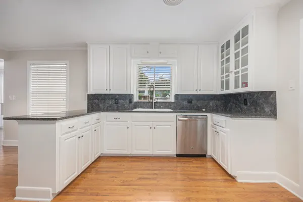 $2,999 | 12847 Memorial Drive, Houston, TX 77024