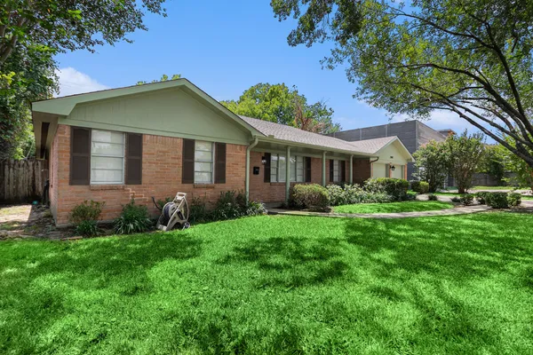 $2,999 | 12847 Memorial Drive, Houston, TX 77024