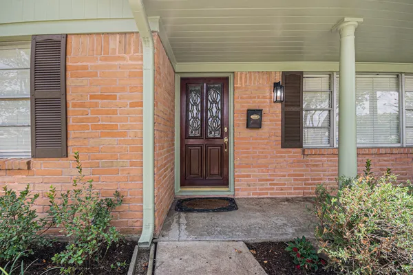 $2,999 | 12847 Memorial Drive, Houston, TX 77024