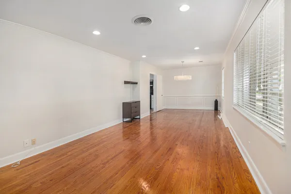 $2,999 | 12847 Memorial Drive, Houston, TX 77024