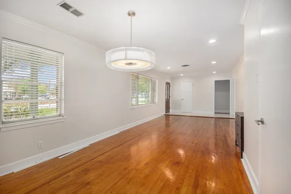 $2,999 | 12847 Memorial Drive, Houston, TX 77024