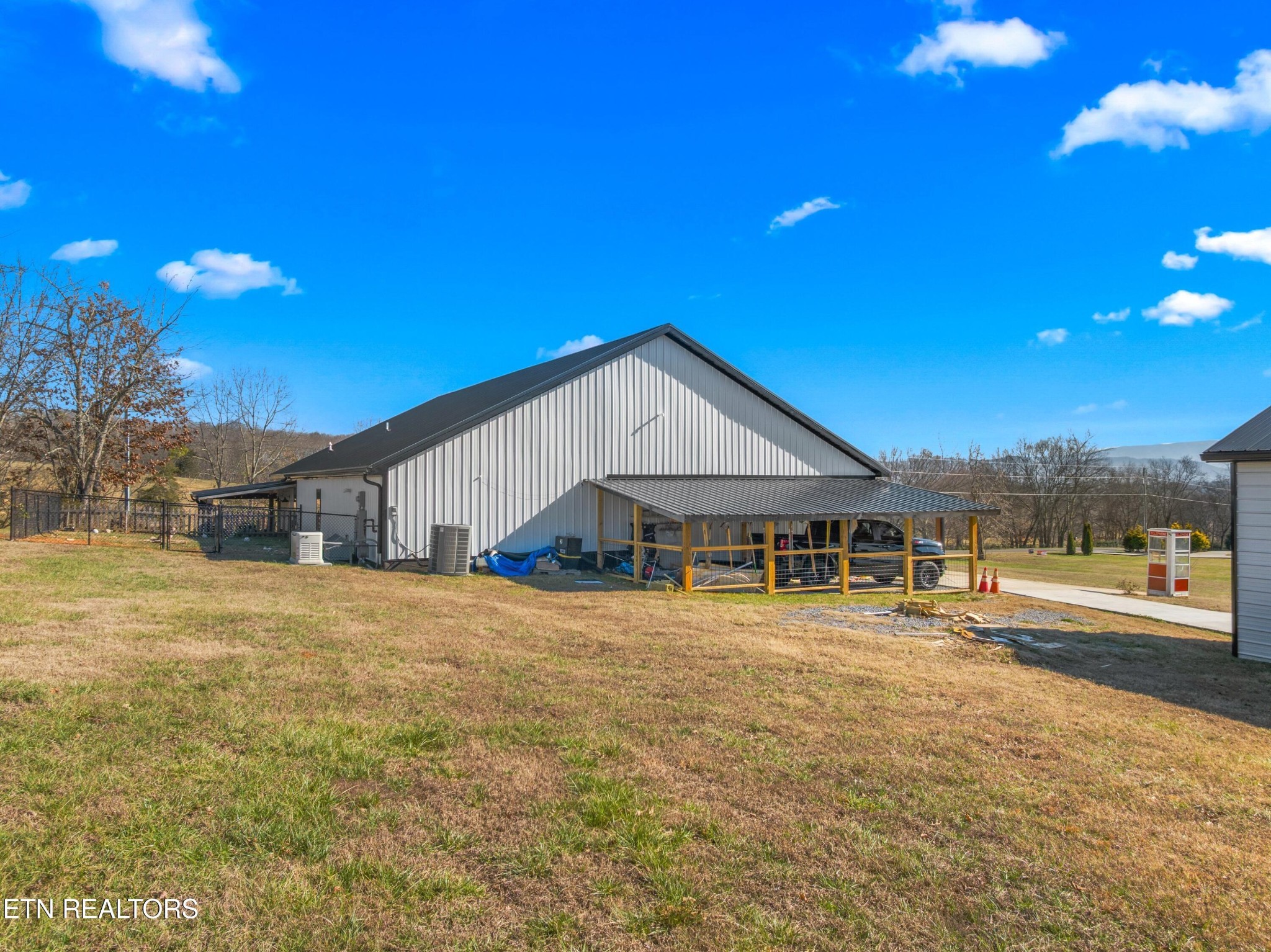 559 Morie Road Dandridge, TN 37725 - Photo 5 of 54