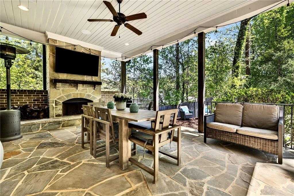 1116 Dawn View Lane Northwest Atlanta, GA 30327 - Photo 18 of 55