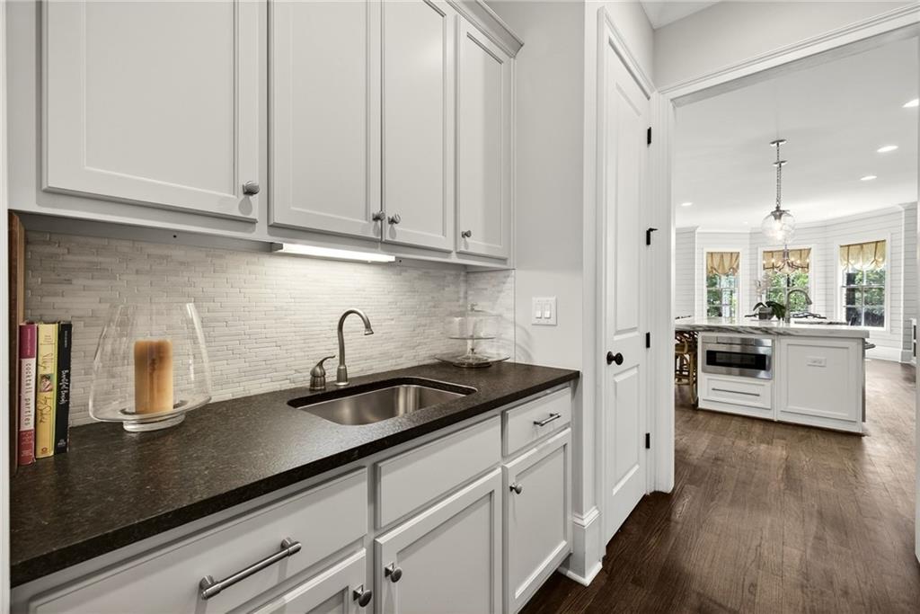 1116 Dawn View Lane Northwest Atlanta, GA 30327 - Photo 8 of 55