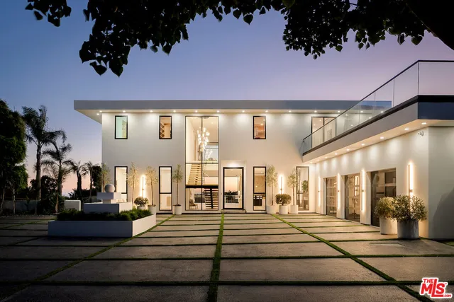 $9,988,000 | 5931 Kanan Dume Road, Malibu, CA 90265