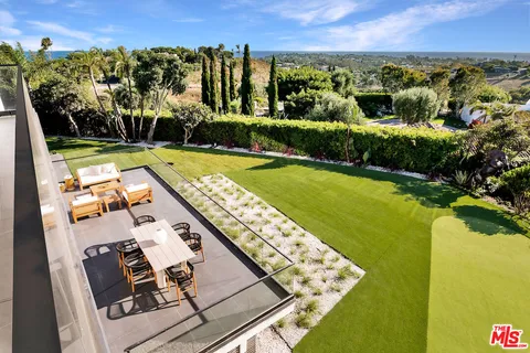 $9,988,000 | 5931 Kanan Dume Road, Malibu, CA 90265