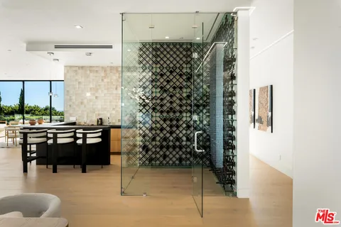 $9,988,000 | 5931 Kanan Dume Road, Malibu, CA 90265