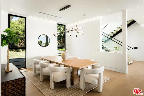 $9,988,000 | 5931 Kanan Dume Road, Malibu, CA 90265