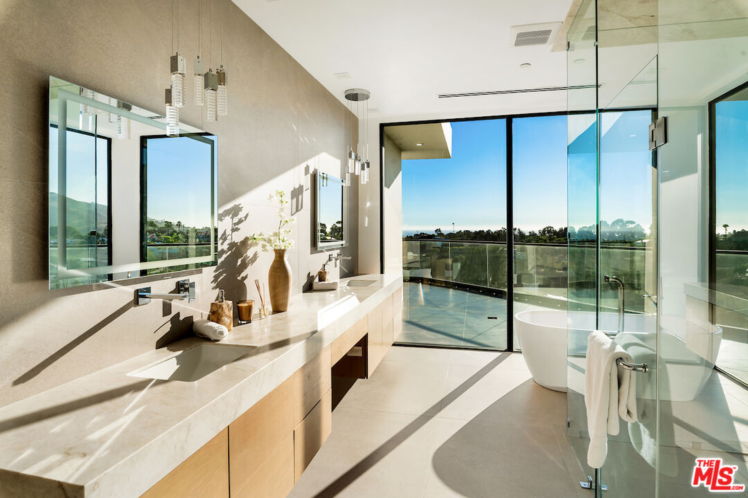 5931 Kanan Dume Road Malibu, CA 90265 - Photo 29 of 50