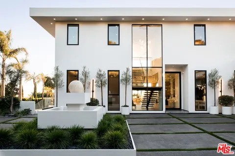 $9,988,000 | 5931 Kanan Dume Road, Malibu, CA 90265